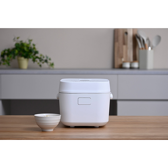 山善　マイコン炊飯器　５．５合　ホワイト