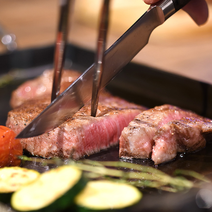 　【長寿祝いオリジナルサービス付き】オークス　大人の鉄板　鉄板小　蓋付き　ナイフフォークセット