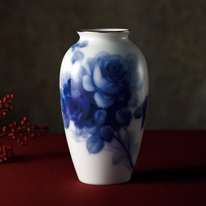 大倉陶園　ブルーローズ　フラワーベース　箱あり 大倉陶園 Noritake 箱付き 花瓶 花器 壺 ブルーローズ - メルカリ