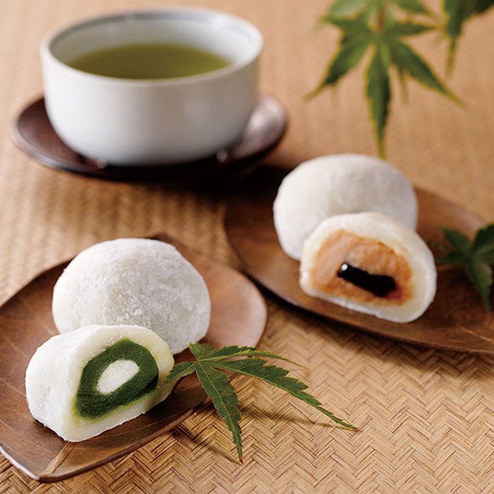 京都・東山茶寮 宇治抹茶クリーム大福と黒みつきな粉大福