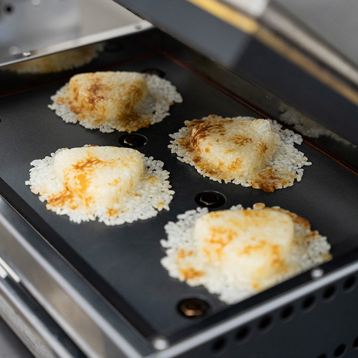 ＫＯＭＥＫＵＵＴＯ　羽根つき焼きおにぎり　１０個セット