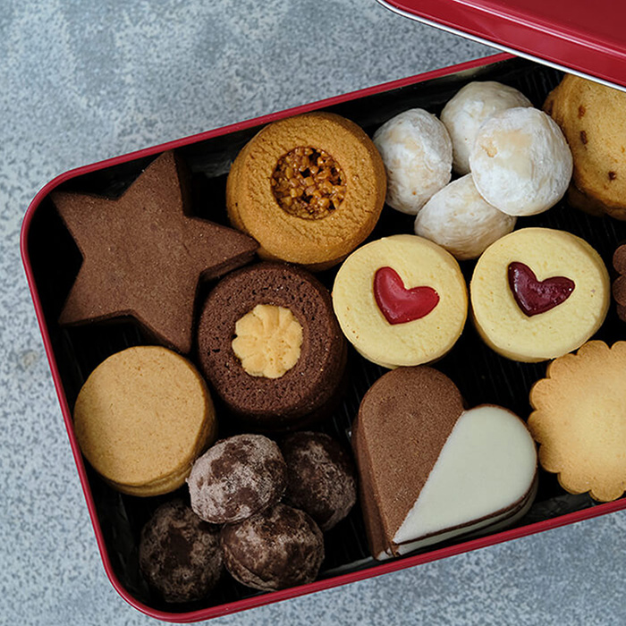 ディーン＆デルーカ　ウィンタークッキー缶１３種５２個