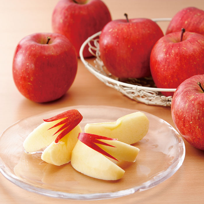 【お試しＰＲＩＣＥ】山形県米沢市産 サンふじりんご ２ｋｇ（お届けは１２月１日～１２月３１日）【限定３０品】