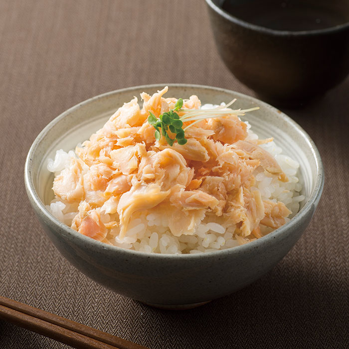 日本の極み　北海道　ニ年熟成　塩漬け鮭　焼きほぐし　３２０ｇ
