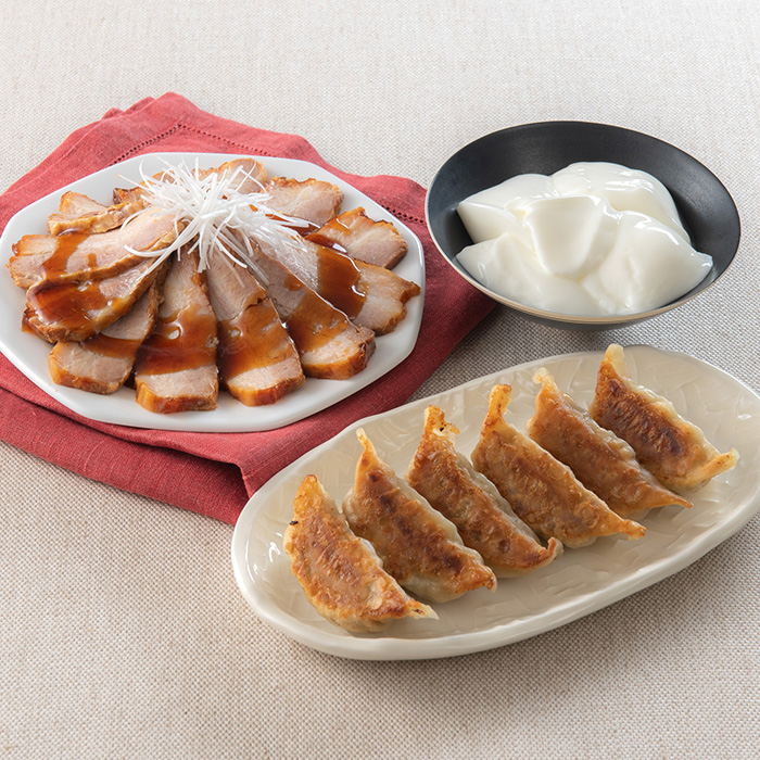 〈一刻魁堂〉餃子・焼豚・杏仁豆腐セット