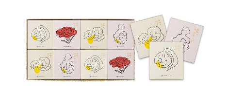 箱をあけるとお母さんの笑顔