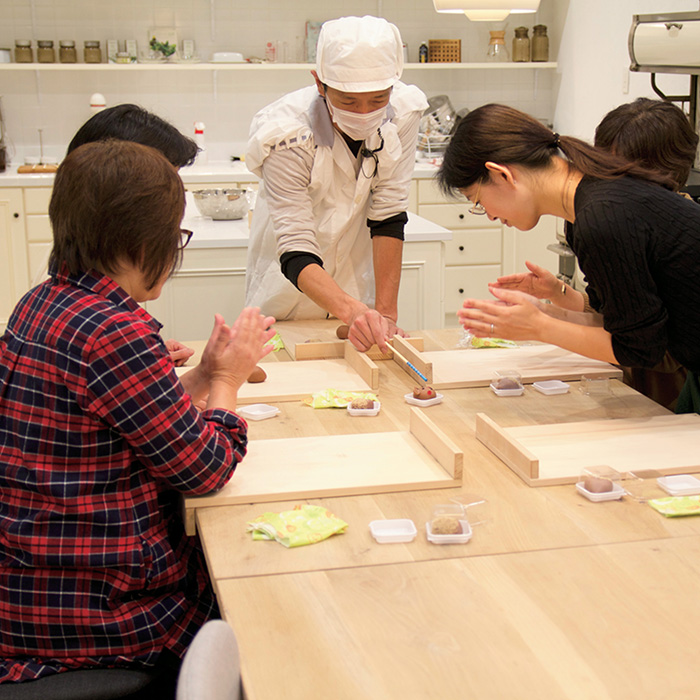 　［京都・藤森］菓寮　伊藤軒　おてがる和菓子作り体験＋ランチペア
