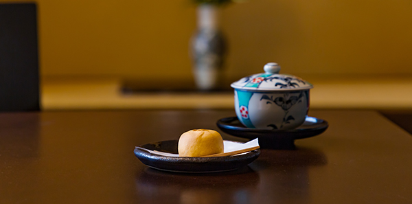 香典返しにおすすめの和菓子を紹介。選び方や気をつけるポイントは?